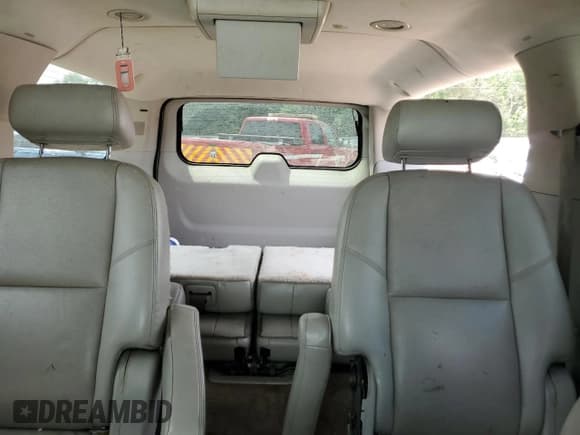 ✅ 2009 Chevrolet Suburban LTZ • VIN: 1GNFC36J49R174141 • Lot: 53487975. Wystawiony na Copart z przebiegiem 228 242 mil. Bezpłatny archiwum sprzedaży aukcyjnych z USA i szczegółowy raport historii pojazdu na DreamBid. Zdjęcie 10.