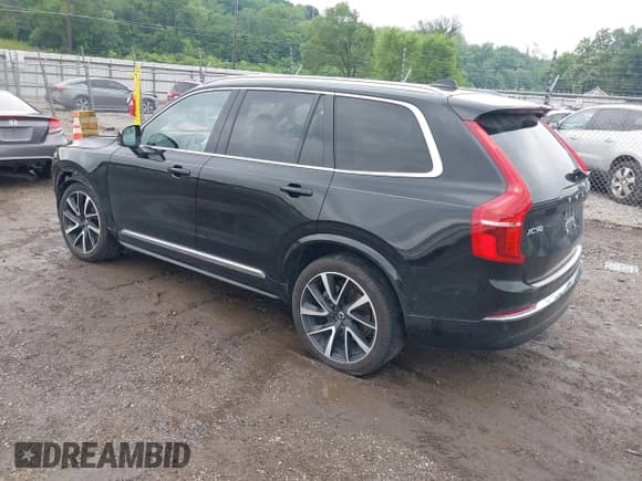 ✅ 2023 Volvo XC90 Plus • VIN: YV4L12PN0P1910689 • Lot: 42425376. Listed on IAAI with 48,667 mi. Free auction sales archive from the USA and detailed vehicle history report at DreamBid. Image 3.