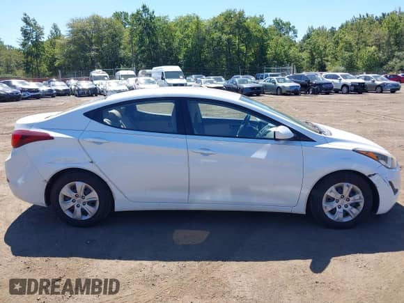 2016 Hyundai Elantra SE с VIN 5NPDH4AE5GH664349, выставлен на аукционе IAAI как лот 43062522 с пробегом 86 930 миль миль и . История ставок и продаж доступна на DreamBid. Изображение 18.