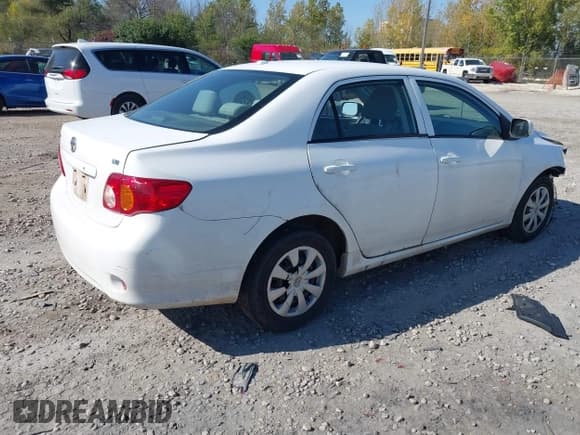 ✅ 2010 Toyota Corolla S • VIN: 2T1BU4EE6AC518162 • Lot: 43424733. Listed on IAAI with 171,109 mi. Free auction sales archive from the USA and detailed vehicle history report at DreamBid. Image 4.