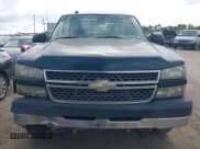 ✅ 2005 Chevrolet Silverado 2500HD LS • VIN: 1GCHK23215F961121 • Lot: 42969060. Wystawiony na IAAI z przebiegiem 245 406 mil. Bezpłatny archiwum sprzedaży aukcyjnych z USA i szczegółowy raport historii pojazdu na DreamBid. Zdjęcie 12.