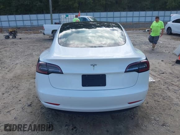 ✅ 2021 Tesla Model 3 Standard Range Plus • VIN: 5YJ3E1EA4MF084403 • Lot: 43296711. Wystawiony na IAAI z przebiegiem 42 187 mil. Bezpłatny archiwum sprzedaży aukcyjnych z USA i szczegółowy raport historii pojazdu na DreamBid. Zdjęcie 16.