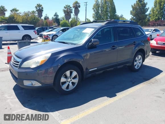 ✅ 2011 Subaru Outback Premium • VIN: 4S4BRBFC2B3345765 • Lot: 42911331. Wystawiony na IAAI z przebiegiem 142 905 mil. Bezpłatny archiwum sprzedaży aukcyjnych z USA i szczegółowy raport historii pojazdu na DreamBid. Zdjęcie 2.