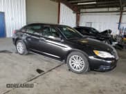 ✅ 2011 Chrysler 200 Limited • VIN: 1C3BC2FG5BN517370 • Lot: 92452355. Wystawiony na Copart z przebiegiem 36 509 mil. Bezpłatny archiwum sprzedaży aukcyjnych z USA i szczegółowy raport historii pojazdu na DreamBid. Zdjęcie 4.