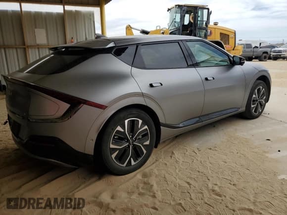 ✅ 2022 Kia EV6 GT-Line • VIN: KNDC44LA5N5080452 • Лот: 52538665. Опубликован ранее на Copart с пробегом 34 250 миль. Бесплатный доступ к архиву аукционных продаж из США и подробный отчёт об истории автомобиля на DreamBid. Изображение 3.