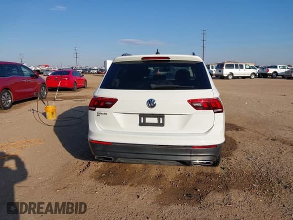 ✅ 2020 Volkswagen Tiguan SE • VIN: 3VV3B7AX8LM041426 • Lot: 43329061. Listed on IAAI with 32,370 mi. Free auction sales archive from the USA and detailed vehicle history report at DreamBid. Image 16.