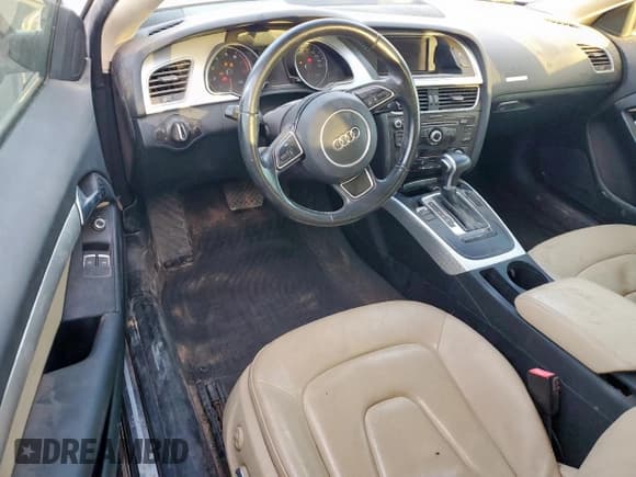 ✅ 2015 Audi A5 Premium • VIN: WAUCFAFR4FA057065 • Лот: 92246055. Опубликован ранее на Copart с пробегом 75 391 миль. Бесплатный доступ к архиву аукционных продаж из США и подробный отчёт об истории автомобиля на DreamBid. Изображение 8.