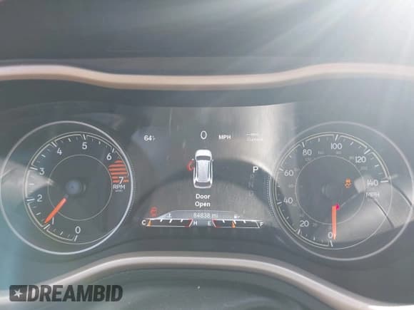 ✅ 2018 Jeep Cherokee Limited • VIN: 1C4PJMDB5JD507243 • Lot: 42331268. Wystawiony na IAAI z przebiegiem 84 838 mil. Bezpłatny archiwum sprzedaży aukcyjnych z USA i szczegółowy raport historii pojazdu na DreamBid. Zdjęcie 7.