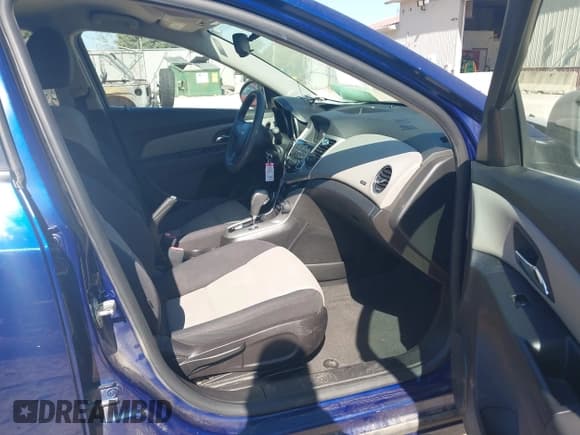 ✅ 2013 Chevrolet Cruze LS • VIN: 1G1PA5SH7D7185147 • Lot: 43296228. Listed on IAAI with 127,952 mi. Free auction sales archive from the USA and detailed vehicle history report at DreamBid. Image 5.