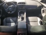 ✅ 2018 Jaguar F-Pace 20d Premium • VIN: SADCJ2FN6JA260721 • Lot: 71735695. Wystawiony na Copart z przebiegiem 83 228 mil. Bezpłatny archiwum sprzedaży aukcyjnych z USA i szczegółowy raport historii pojazdu na DreamBid. Zdjęcie 8.