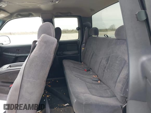 ✅ 2002 Chevrolet Silverado 2500HD • VIN: 1GCHK29U62E106361 • Lot: 39156047. Wystawiony na IAAI z przebiegiem 182 281 mil. Bezpłatny archiwum sprzedaży aukcyjnych z USA i szczegółowy raport historii pojazdu na DreamBid. Zdjęcie 8.