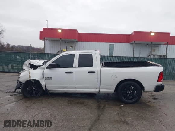 ✅ 2016 Ram 1500 Express • VIN: 1C6RR6FG0GS108211 • Lot: 41865011. Listed on IAAI with 185,518 mi. Free auction sales archive from the USA and detailed vehicle history report at DreamBid. Image 14.