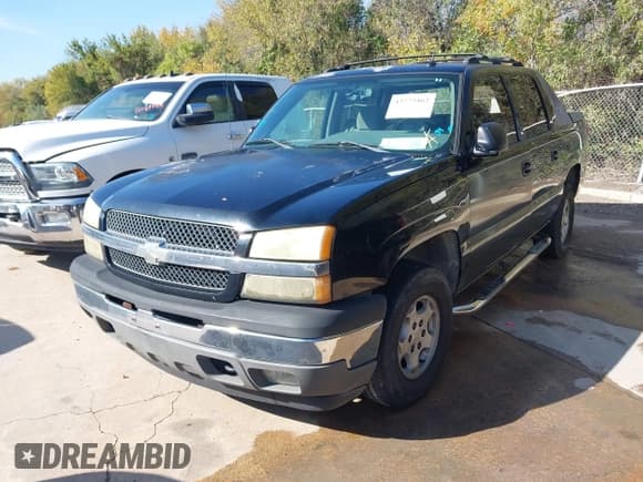 ✅ 2005 Chevrolet Avalanche LS • VIN: 3GNEC12ZX5G202157 • Lot: 43775462. Wystawiony na IAAI z przebiegiem 187 478 mil. Bezpłatny archiwum sprzedaży aukcyjnych z USA i szczegółowy raport historii pojazdu na DreamBid. Zdjęcie 2.