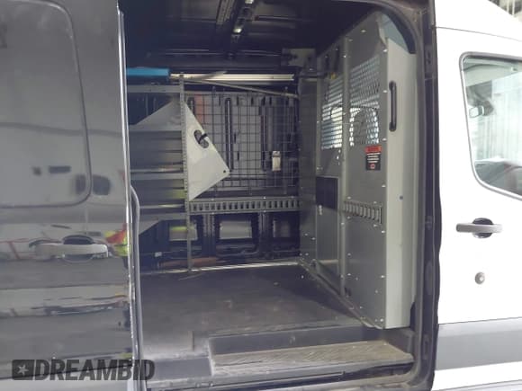 ✅ 2015 Ford Transit Cargo • VIN: 1FTYR2CM8FKA73018 • Лот: 43504238. Опубликован ранее на IAAI с пробегом 228 357 миль. Бесплатный доступ к архиву аукционных продаж из США и подробный отчёт об истории автомобиля на DreamBid. Изображение 8.