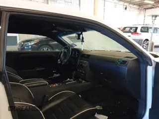 ✅ 2014 Dodge Challenger R/T Classic • VIN: 2C3CDYBT0EH160913 • Lot: 40776966. Wystawiony na IAAI z przebiegiem 196 424 mil. Bezpłatny archiwum sprzedaży aukcyjnych z USA i szczegółowy raport historii pojazdu na DreamBid. Zdjęcie 5.