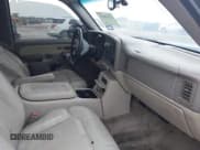 ✅ 2001 Chevrolet Suburban LS • VIN: 3GNEC16T81G216977 • Лот: 42538021. Опубликован ранее на IAAI с пробегом 404 293 миль. Бесплатный доступ к архиву аукционных продаж из США и подробный отчёт об истории автомобиля на DreamBid. Изображение 5.