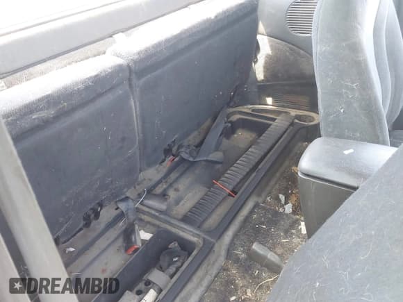 ✅ 2001 Dodge Dakota • VIN: 1B7GL22X81S136040 • Lot: 42771127. Wystawiony na IAAI z przebiegiem Nie podano. Bezpłatny archiwum sprzedaży aukcyjnych z USA i szczegółowy raport historii pojazdu na DreamBid. Zdjęcie 8.