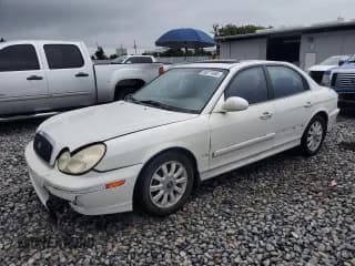 ✅ 2002 Hyundai Sonata GLS • VIN: KMHWF35H32A652192 • Lot: 85077495. Listed on Copart with 213,398 mi. Free auction sales archive from the USA and detailed vehicle history report at DreamBid. Image 1.