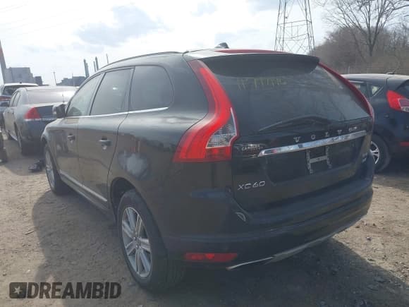 ✅ 2016 Volvo XC60 T6 • VIN: YV4902RK5G2775901 • Lot: 41797196. Wystawiony na IAAI z przebiegiem 138 609 mil. Bezpłatny archiwum sprzedaży aukcyjnych z USA i szczegółowy raport historii pojazdu na DreamBid. Zdjęcie 3.