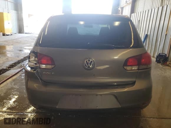 ✅ 2010 Volkswagen Golf • VIN: WVWAA7AJ2AW275627 • Лот: 83868385. Опубликован ранее на Copart с пробегом 218 906 миль. Бесплатный доступ к архиву аукционных продаж из США и подробный отчёт об истории автомобиля на DreamBid. Изображение 6.