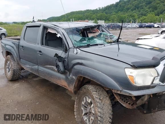 ✅ 2015 Toyota Tacoma • VIN: 3TMLU4EN7FM206645 • Lot: 42779723. Listed on IAAI with 151,000 mi. Free auction sales archive from the USA and detailed vehicle history report at DreamBid. Image 6.