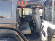 ✅ 2008 Jeep Wrangler Unlimited X • VIN: 1J4GA39188L518712 • Lot: 41993372. Wystawiony na IAAI z przebiegiem 128 278 mil. Bezpłatny archiwum sprzedaży aukcyjnych z USA i szczegółowy raport historii pojazdu na DreamBid. Zdjęcie 8.