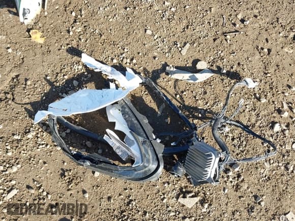 ✅ 2020 Tesla Model 3 Performance • VIN: 5YJ3E1EC9LF784546 • Lot: 43587179. Wystawiony na IAAI z przebiegiem 69 586 mil. Bezpłatny archiwum sprzedaży aukcyjnych z USA i szczegółowy raport historii pojazdu na DreamBid. Zdjęcie 20.