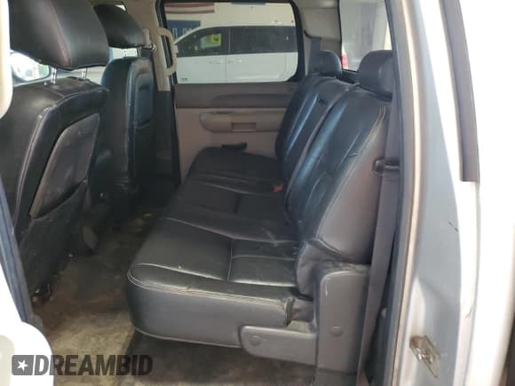 ✅ 2010 Chevrolet Silverado 1500 Work Truck • VIN: 3GCRKPEA7AG141981 • Lot: 80340185. Listed on Copart with 206,473 mi. Free auction sales archive from the USA and detailed vehicle history report at DreamBid. Image 11.