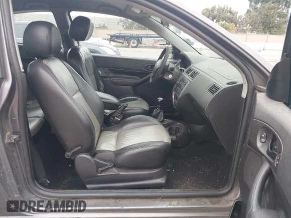 ✅ 2007 Ford Focus S • VIN: 1FAFP31N37W323389 • Лот: 43464671. Опубликован ранее на IAAI с пробегом 219 192 миль. Бесплатный доступ к архиву аукционных продаж из США и подробный отчёт об истории автомобиля на DreamBid. Изображение 5.