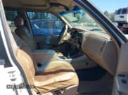 ✅ 2001 Ford Explorer Sport Trac • VIN: 1FMZU77E71UC81211 • Lot: 42773952. Wystawiony na IAAI z przebiegiem 195 382 mil. Bezpłatny archiwum sprzedaży aukcyjnych z USA i szczegółowy raport historii pojazdu na DreamBid. Zdjęcie 5.