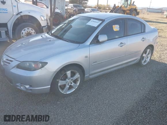 ✅ 2004 Mazda 3 s • VIN: JM1BK123341202055 • Lot: 43441697. Wystawiony na IAAI z przebiegiem 161 020 mil. Bezpłatny archiwum sprzedaży aukcyjnych z USA i szczegółowy raport historii pojazdu na DreamBid. Zdjęcie 2.