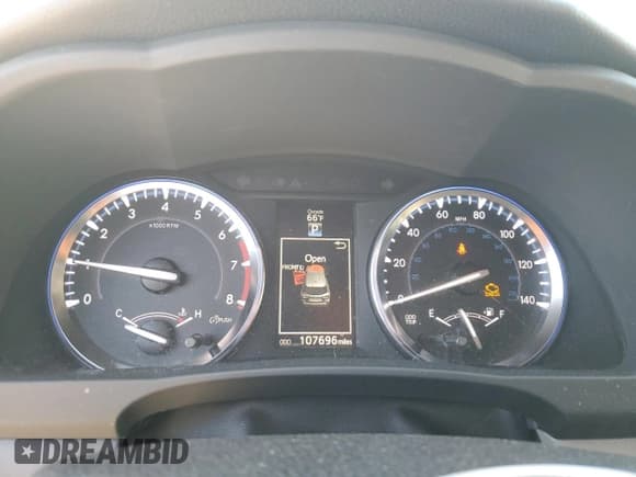 ✅ 2015 Toyota Highlander XLE • VIN: 5TDKKRFH9FS066234 • Lot: 92063265. Wystawiony na Copart z przebiegiem 107 696 mil. Bezpłatny archiwum sprzedaży aukcyjnych z USA i szczegółowy raport historii pojazdu na DreamBid. Zdjęcie 9.