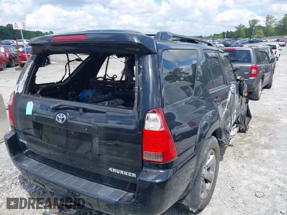✅ 2006 Toyota 4Runner Limited • VIN: JTEBT17RX60061502 • Lot: 40084000. Listed on IAAI with Not provided. Free auction sales archive from the USA and detailed vehicle history report at DreamBid. Image 4.