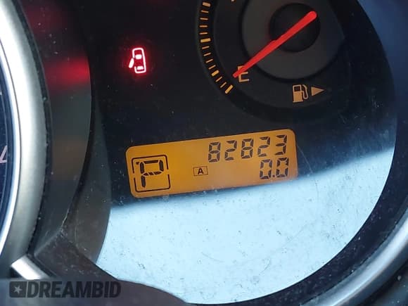 ✅ 2008 Nissan Versa S • VIN: 3N1BC13E88L377450 • Lot: 43402801. Wystawiony na IAAI z przebiegiem 82 823 mil. Bezpłatny archiwum sprzedaży aukcyjnych z USA i szczegółowy raport historii pojazdu na DreamBid. Zdjęcie 7.