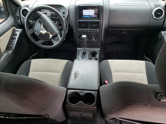 ✅ 2008 Ford Explorer Sport Trac Limited • VIN: 1FMEU53EX8UB03988 • Lot: 64382735. Wystawiony na Copart z przebiegiem 178 363 mil. Bezpłatny archiwum sprzedaży aukcyjnych z USA i szczegółowy raport historii pojazdu na DreamBid. Zdjęcie 8.