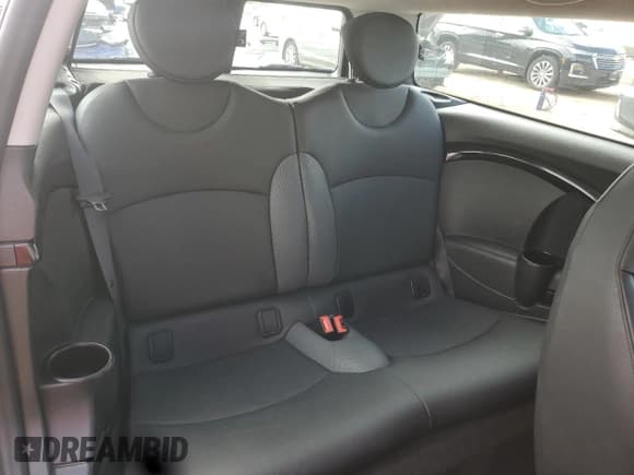 ✅ 2010 MINI Clubman S • VIN: WMWMM3C55ATZ32724 • Lot: 69665565. Listed on Copart with 63,795 mi. Free auction sales archive from the USA and detailed vehicle history report at DreamBid. Image 10.