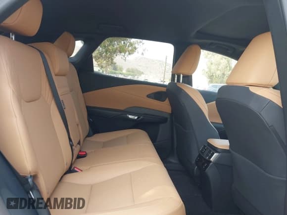 ✅ 2025 Lexus RX 350 • VIN: JTJCHMAA3S2022731 • Lot: 42448224. Listed on IAAI with 3,225 mi. Free auction sales archive from the USA and detailed vehicle history report at DreamBid. Image 8.