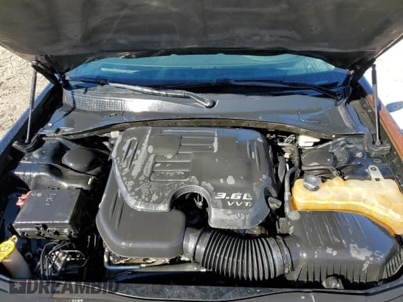 ✅ 2014 Chrysler 300 • VIN: 2C3CCAAG6EH378112 • Лот: 91399705. Опубликован ранее на Copart с пробегом 151 727 миль. Бесплатный доступ к архиву аукционных продаж из США и подробный отчёт об истории автомобиля на DreamBid. Изображение 11.