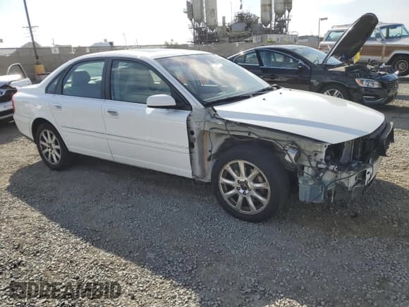 ✅ 2004 Volvo S80 • VIN: YV1TH59H441379574 • Lot: 84460195. Listed on Copart with 135,808 mi. Free auction sales archive from the USA and detailed vehicle history report at DreamBid. Image 4.