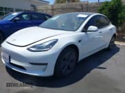 ✅ 2023 Tesla Model 3 • VIN: 5YJ3E1EA5PF491361 • Lot: 42460330. Wystawiony na IAAI z przebiegiem 21 527 mil. Bezpłatny archiwum sprzedaży aukcyjnych z USA i szczegółowy raport historii pojazdu na DreamBid. Zdjęcie 2.