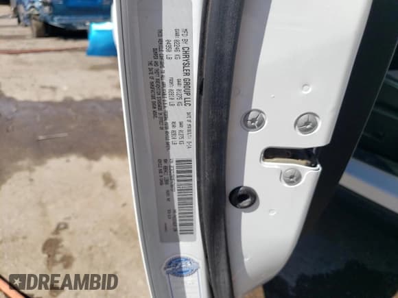 ✅ 2015 Dodge Challenger SXT Plus • VIN: 2C3CDZBG9FH700737 • Lot: 58145714. Wystawiony na Copart z przebiegiem 107 233 mil. Bezpłatny archiwum sprzedaży aukcyjnych z USA i szczegółowy raport historii pojazdu na DreamBid. Zdjęcie 13.