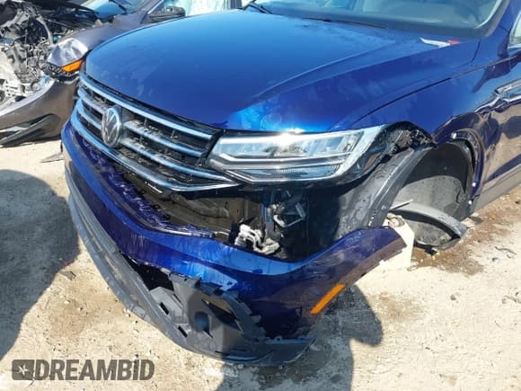 ✅ 2024 Volkswagen Tiguan SE • VIN: 3VVMB7AX0RM134163 • Lot: 43263812. Wystawiony na IAAI z przebiegiem 10 479 mil. Bezpłatny archiwum sprzedaży aukcyjnych z USA i szczegółowy raport historii pojazdu na DreamBid. Zdjęcie 6.