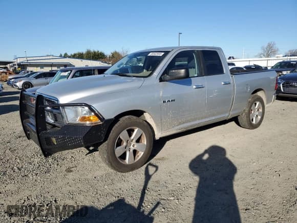 ✅ 2009 Dodge 1500 SLT • VIN: 1D3HB18P09S796780 • Lot: 88502695. Wystawiony na Copart z przebiegiem 184 760 mil. Bezpłatny archiwum sprzedaży aukcyjnych z USA i szczegółowy raport historii pojazdu na DreamBid. Zdjęcie 1.