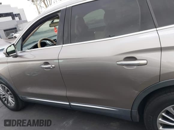 ✅ 2018 Lincoln MKX Select • VIN: 2LMPJ6KR0JBL14757 • Lot: 43341571. Listed on IAAI with 106,923 mi. Free auction sales archive from the USA and detailed vehicle history report at DreamBid. Image 15.