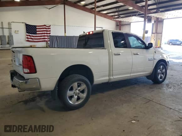 2018 Ram 1500 SLT z VIN 1C6RR7GT2JS209954, wystawiony jako Copart lot #69833794 z przebiegiem 90 671 mil mil oraz Szkoda całkowita • Salvage title. Historia ofert i sprzedaży dostępna na DreamBid. Obrazek 3.