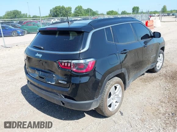 ✅ 2022 Jeep Compass Latitude • VIN: 3C4NJCBB6NT213452 • Lot: 42559226. Listed on IAAI with 78,025 mi. Free auction sales archive from the USA and detailed vehicle history report at DreamBid. Image 4.