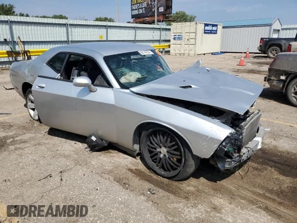 ✅ 2012 Dodge Challenger SXT Plus • VIN: 2C3CDYAG6CH128310 • Lot: 68142034. Wystawiony na Copart z przebiegiem Nie podano. Bezpłatny archiwum sprzedaży aukcyjnych z USA i szczegółowy raport historii pojazdu na DreamBid. Zdjęcie 4.