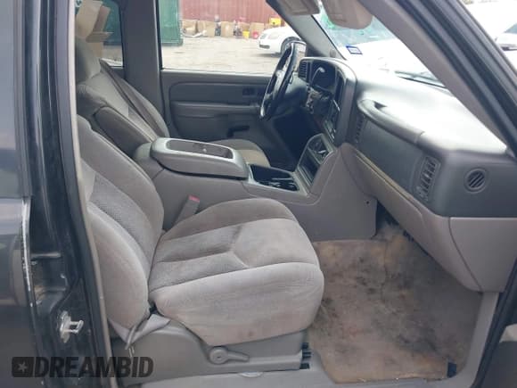 ✅ 2005 Chevrolet Suburban LS • VIN: 1GNEC16Z15R173836 • Lot: 43504108. Wystawiony na IAAI z przebiegiem 334 696 mil. Bezpłatny archiwum sprzedaży aukcyjnych z USA i szczegółowy raport historii pojazdu na DreamBid. Zdjęcie 5.