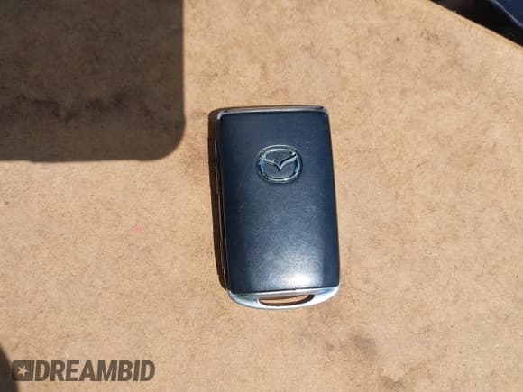 ✅ 2025 Mazda 3 S Select Sport • VIN: JM1BPAKM4S1753716 • Лот: 43014323. Опубликован ранее на IAAI с пробегом 15 582 миль. Бесплатный доступ к архиву аукционных продаж из США и подробный отчёт об истории автомобиля на DreamBid. Изображение 11.