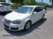 ✅ 2008 Volkswagen Jetta SE • VIN: 3VWRM71K08M108404 • Lot: 42469456. Listed on IAAI with 125,575 mi. Free auction sales archive from the USA and detailed vehicle history report at DreamBid. Image 2.